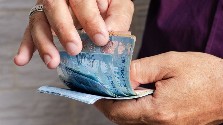 Salario-Brasil_1730324970239